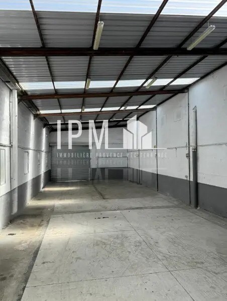 Flex in Vitrolles for lease Interior Photo- Image 1 of 8