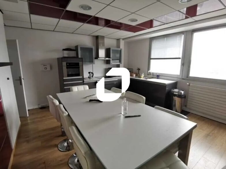 Office in Évry-Courcouronnes for lease - Interior Photo - Image 3 of 6