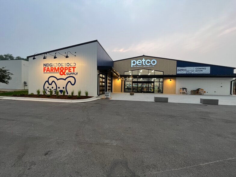 2450 W Cumberland St, Dunn, NC for sale - Building Photo - Image 1 of 1