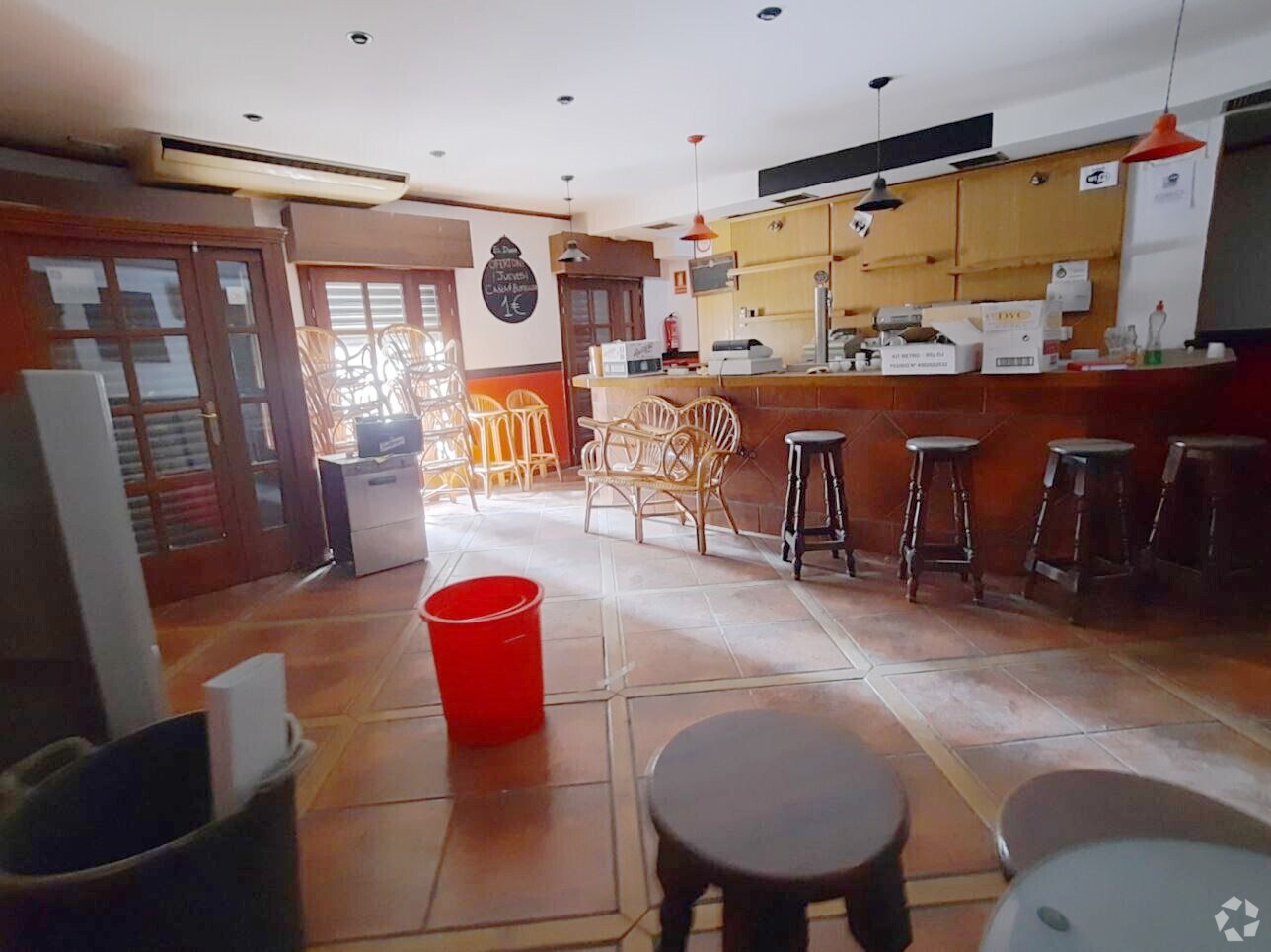 Retail in Ávila, Ávila for lease Primary Photo- Image 1 of 19