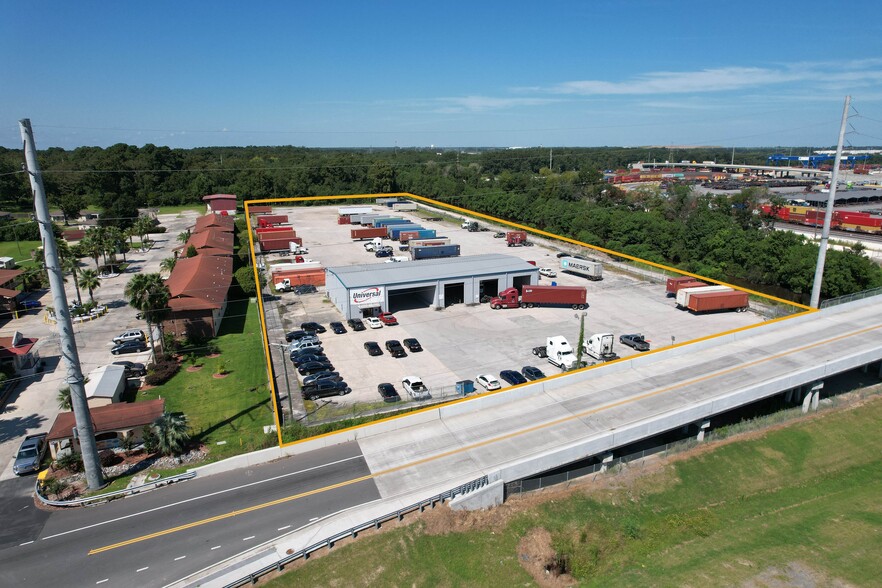 17 Main St, Savannah, GA for lease - Building Photo - Image 2 of 2