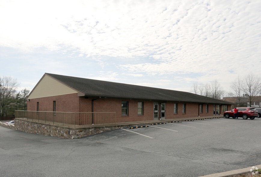 34 W Main St, Newark, DE 19702