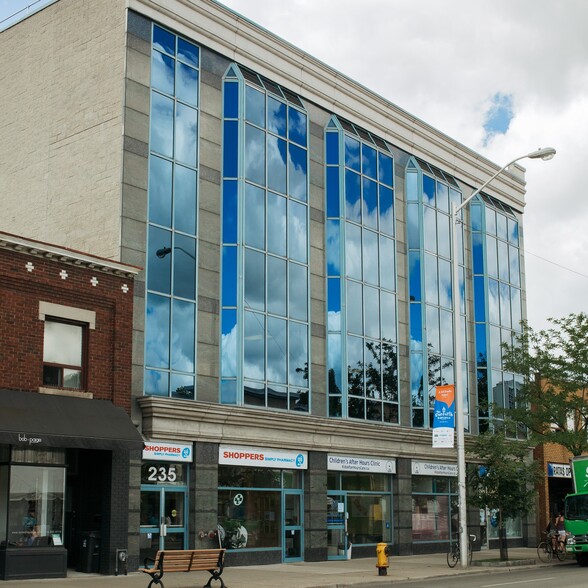 235 Danforth Ave, Toronto, ON for lease - Building Photo - Image 2 of 5