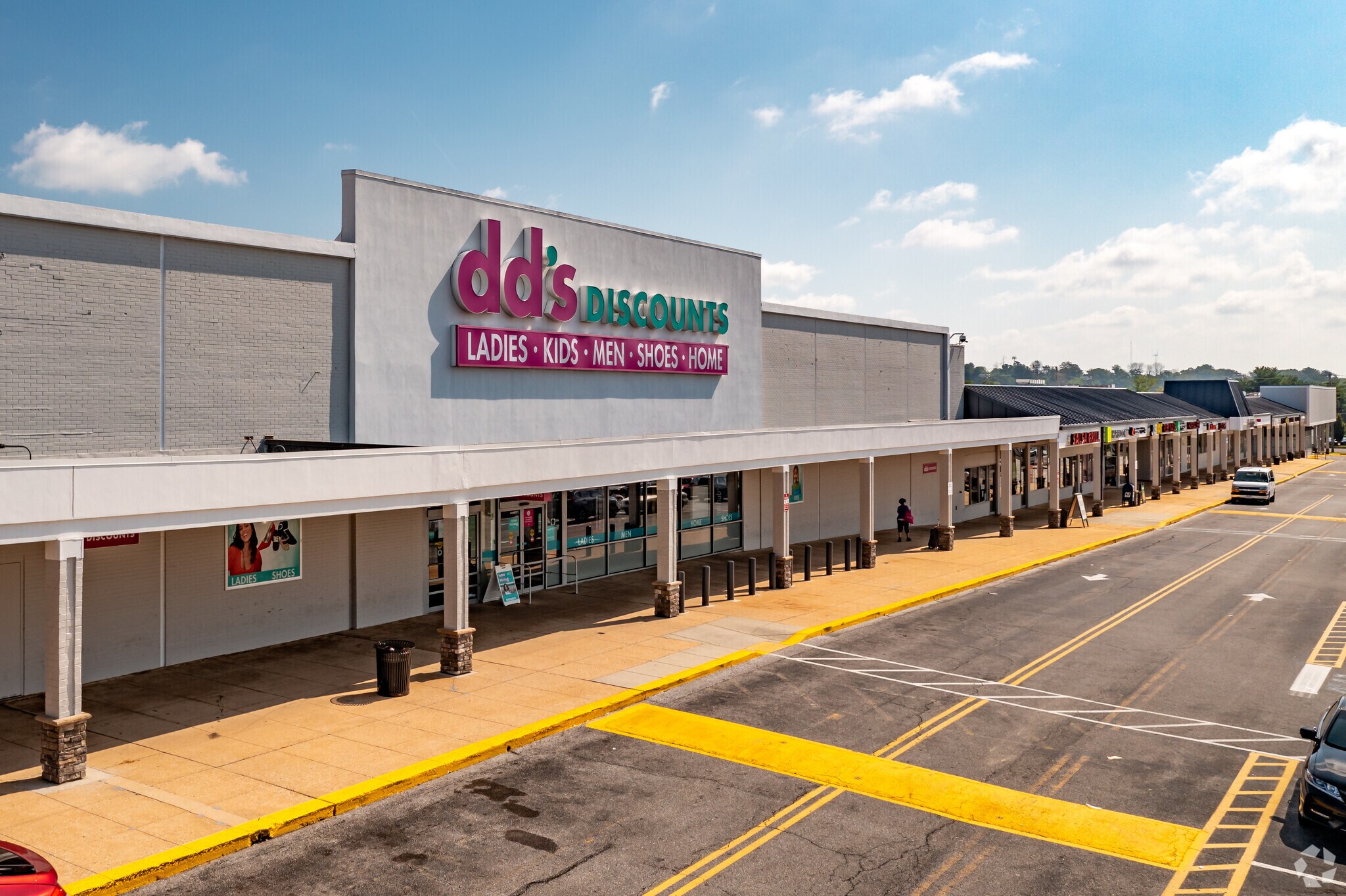 66006658 Security Blvd, Woodlawn, MD 21207 Meadows Shopping Center