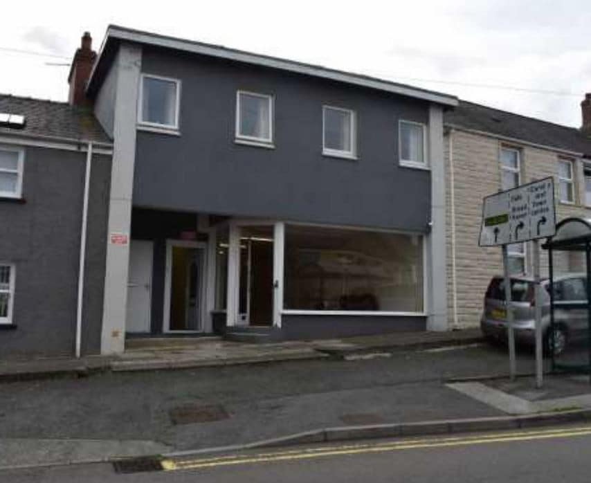 90 Dew St, Haverfordwest for sale Primary Photo- Image 1 of 1