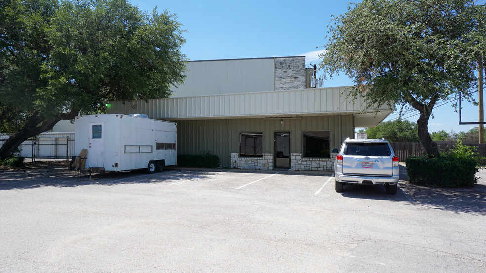 2701 Sam Bass Rd, Round Rock, TX for sale - Primary Photo - Image 1 of 1