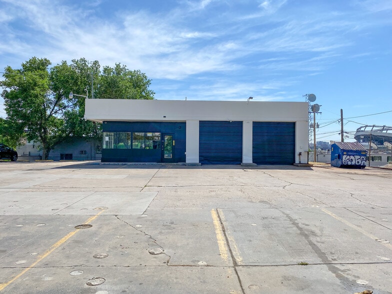 1940 Federal Blvd, Denver, CO for lease - Building Photo - Image 1 of 13