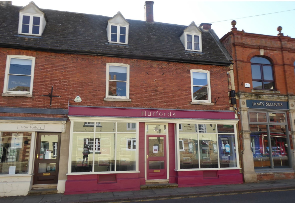 4 Market Pl, Oakham for sale Primary Photo- Image 1 of 1