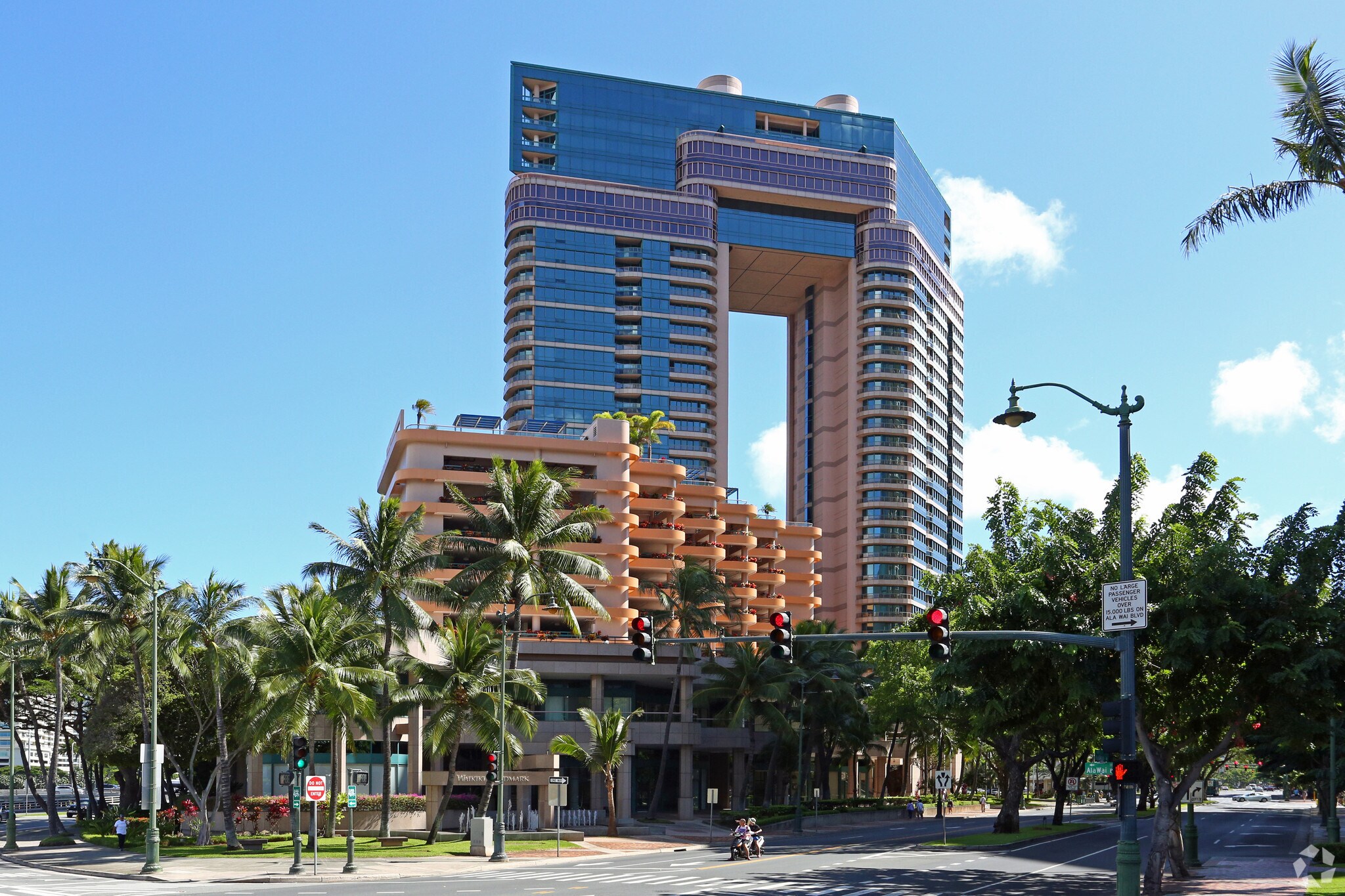 1888 Kalakaua Ave, Honolulu, HI for sale Primary Photo- Image 1 of 1