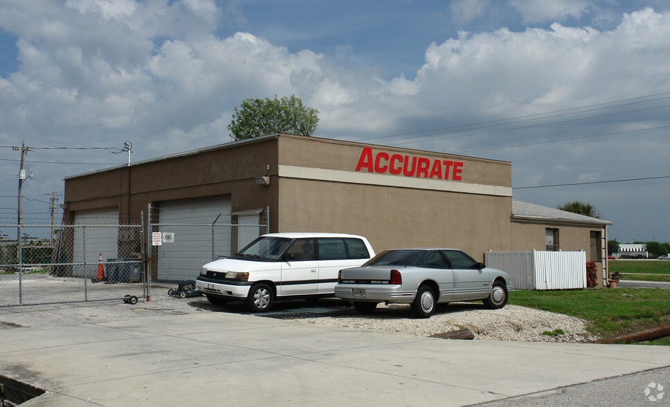 1345 Old Pondella Rd, Cape Coral, FL for sale - Building Photo - Image 3 of 6