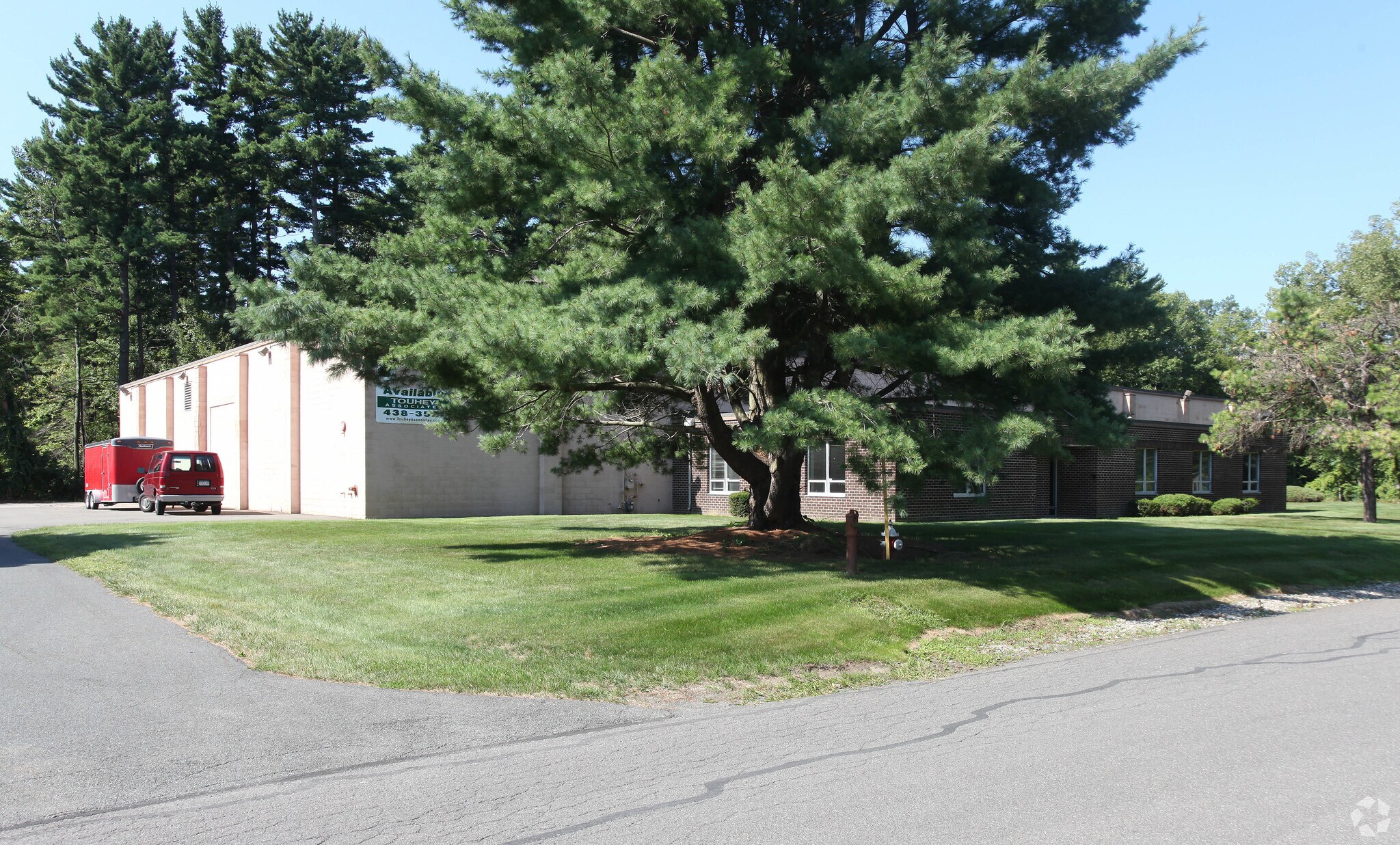 8 Charles Blvd, Guilderland, NY for sale Primary Photo- Image 1 of 1