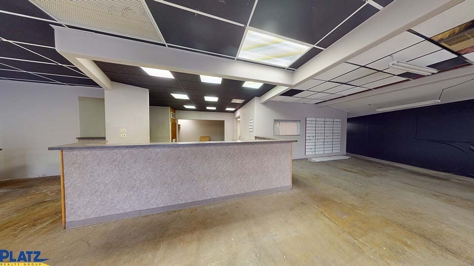 410 Lisbon St, Canfield, OH for lease - Interior Photo - Image 2 of 13