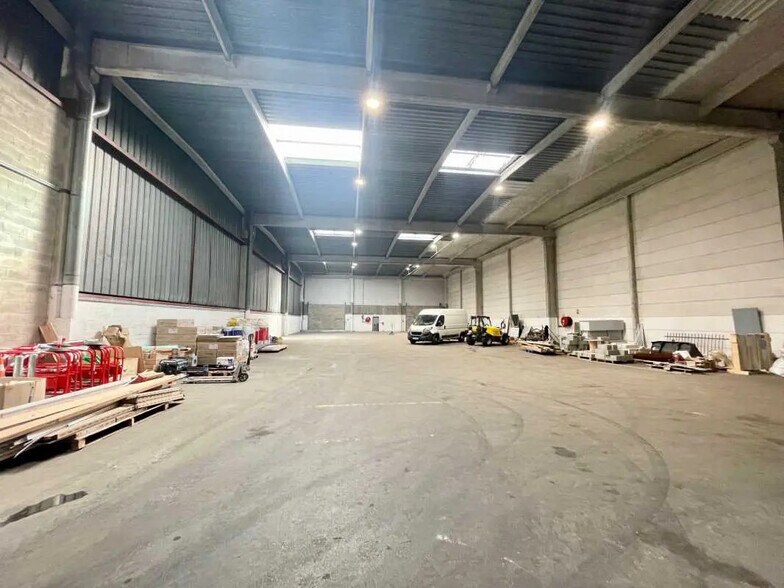 Industrial in Le Petit-Quevilly for lease - Interior Photo - Image 2 of 5