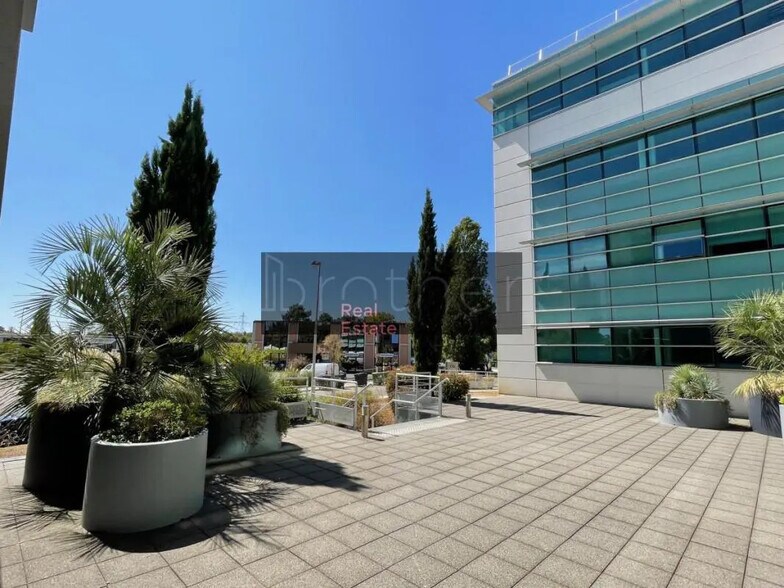 Office in Mérignac for lease - Building Photo - Image 1 of 8