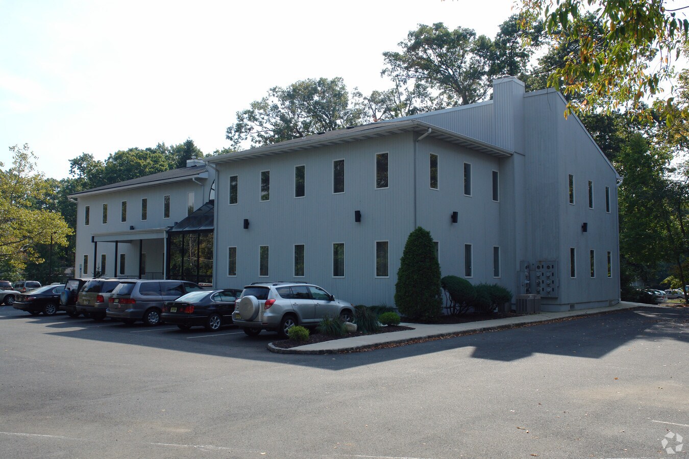 193 S Us9, Englishtown, NJ 07726