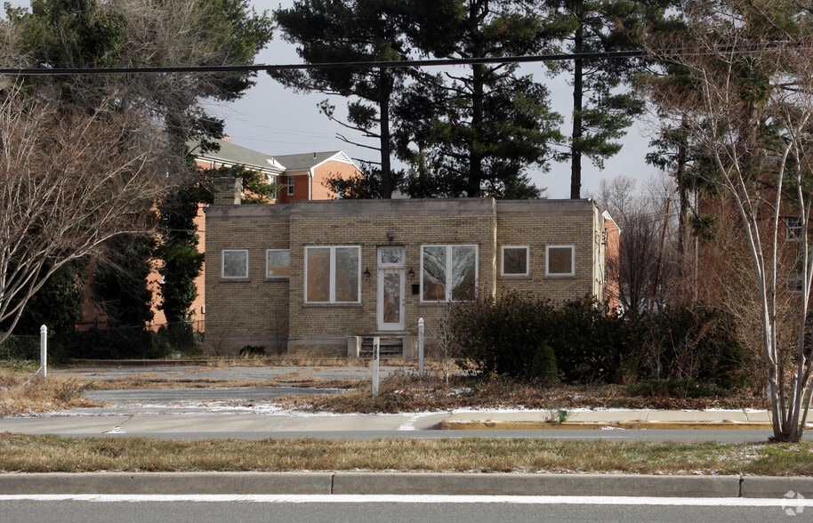 5855 Ager Rd, Hyattsville, MD for sale - Building Photo - Image 1 of 2
