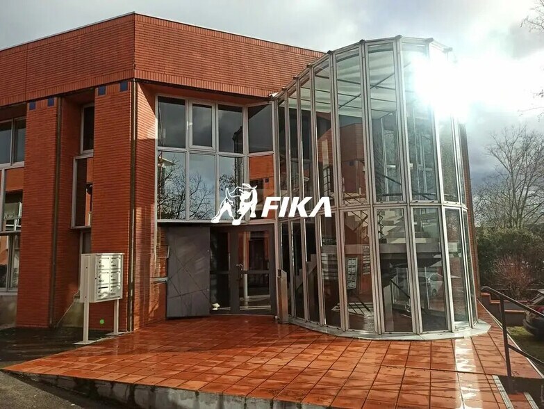 Office in Labège for lease - Building Photo - Image 1 of 9