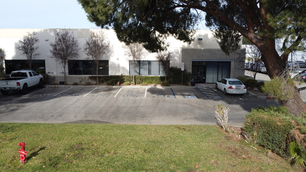 24853 Avenue Rockefeller, Valencia, CA for lease - Primary Photo - Image 1 of 11