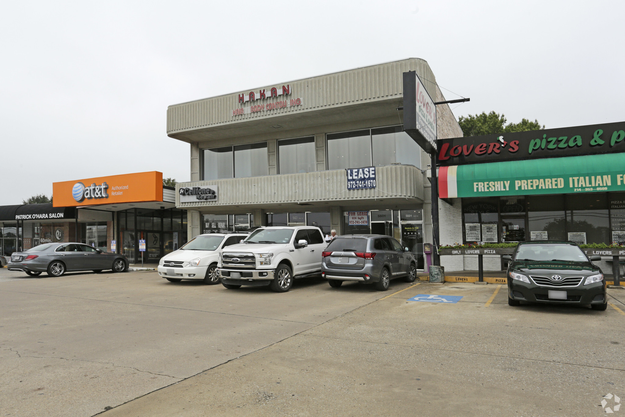 5601 W Lovers Ln, Dallas, TX for lease Building Photo- Image 1 of 6