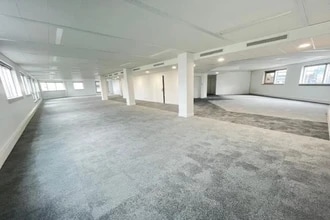 Avenue Edouard Vaillant, Boulogne-Billancourt for lease Interior Photo- Image 1 of 2