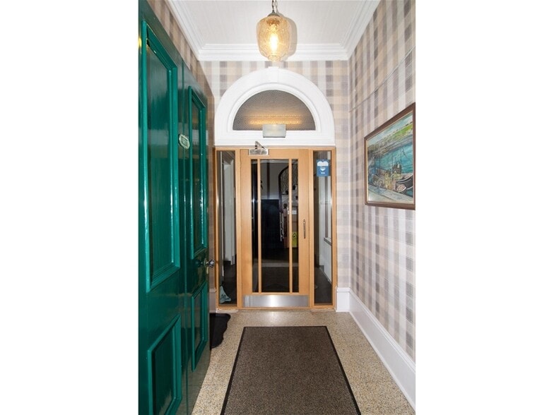 Queens Hotel, Wick for sale - Building Photo - Image 3 of 29