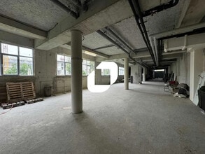 Industrial in Ivry-sur-Seine for sale Interior Photo- Image 2 of 2