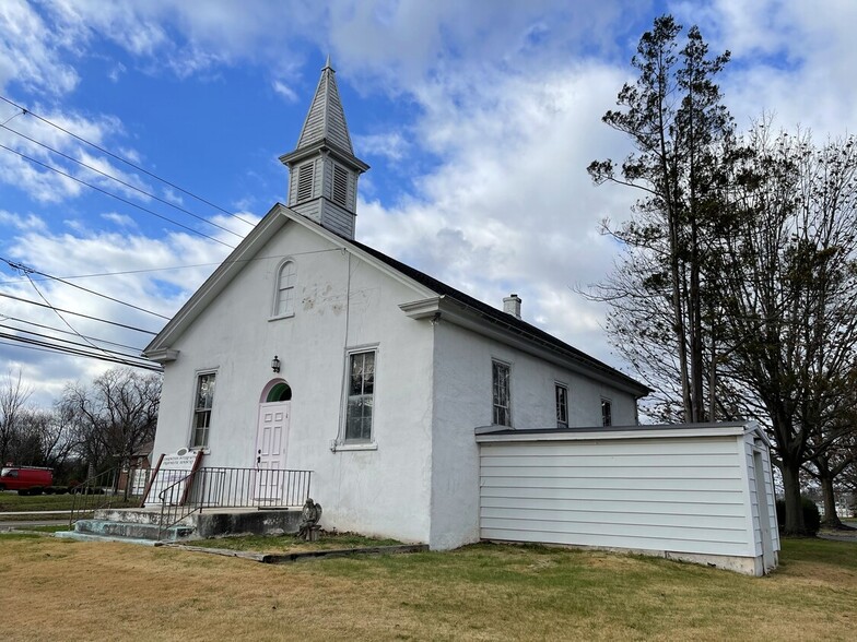 528 N Lewis Rd, Royersford, PA for sale - Building Photo - Image 2 of 2