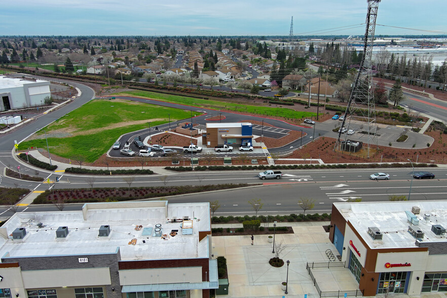 1951 Freedom Way, Roseville, CA for sale - Building Photo - Image 3 of 4