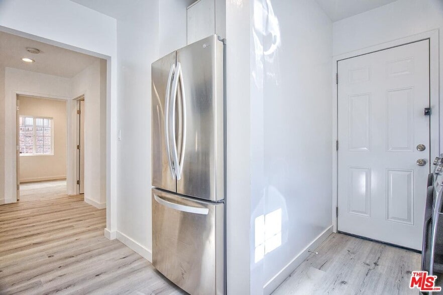 158 N Edgemont St, Los Angeles, CA for sale - Building Photo - Image 3 of 49