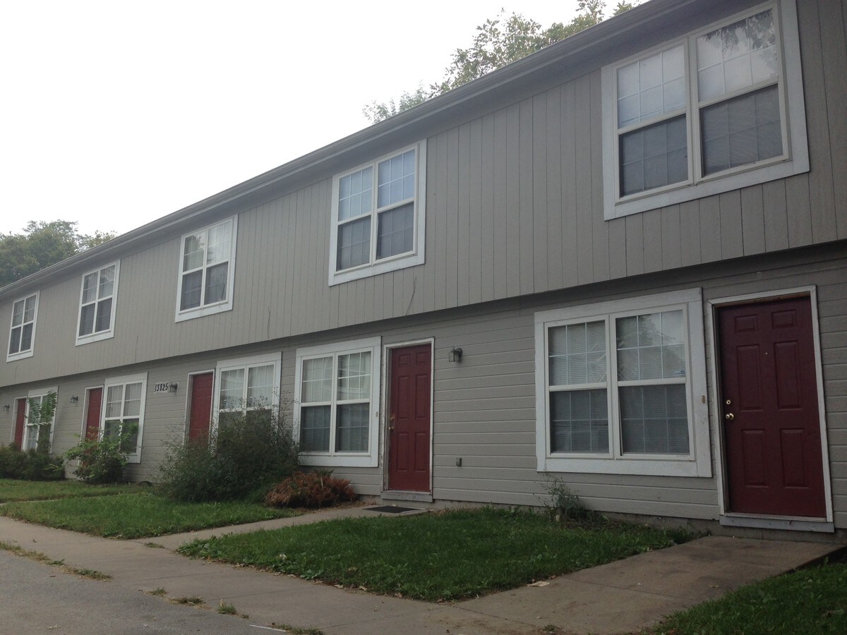 13819 E Access, Grandview, MO 64030