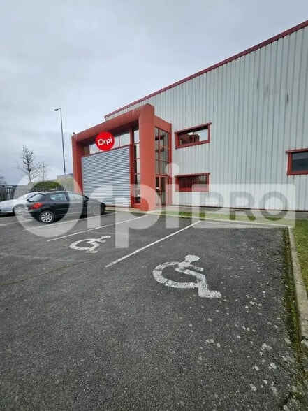 Office in Reims for lease - Building Photo - Image 1 of 7