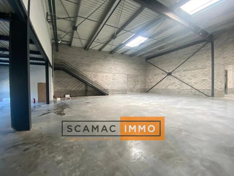 Industrial in Manosque for lease - Building Photo - Image 2 of 4