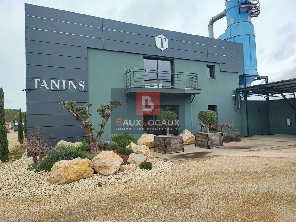 Flex in Arles for lease Building Photo- Image 1 of 21