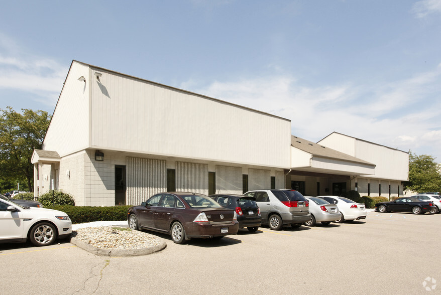 8508-8512 N Canton Center Rd, Canton, MI for sale - Primary Photo - Image 1 of 1