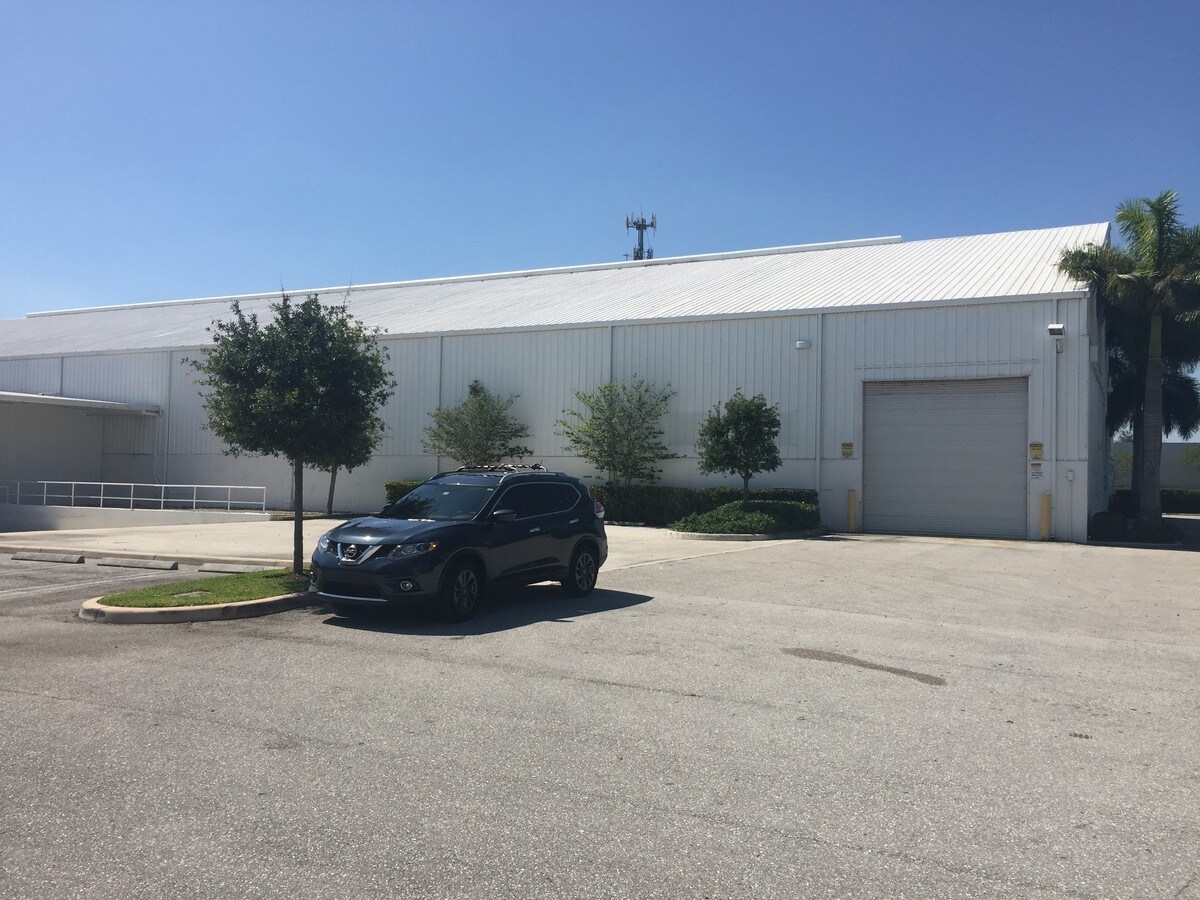 15901600 N Florida Mango Rd, West Palm Beach, FL 33409