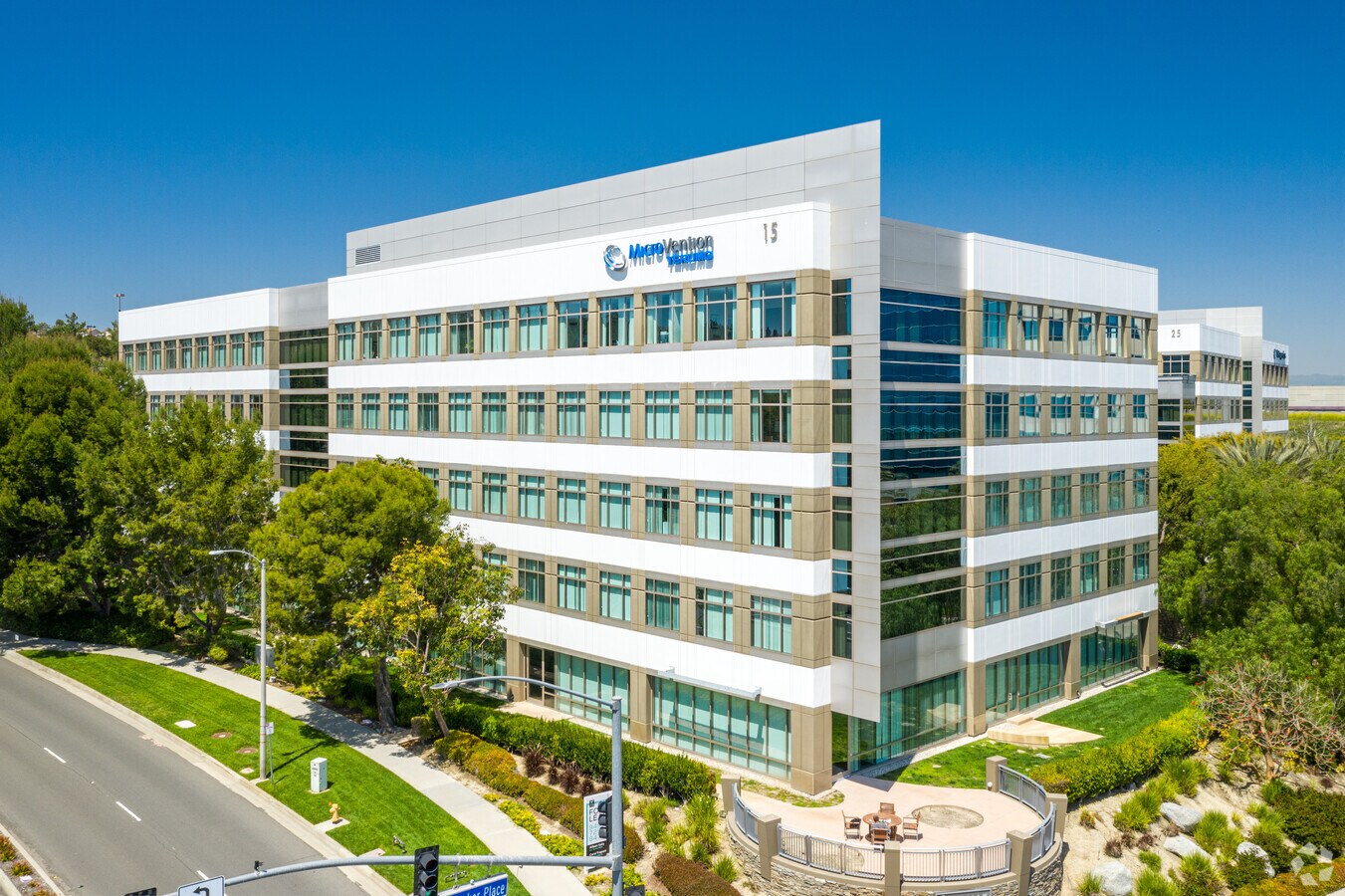 15 Enterprise, Aliso Viejo, CA 92656 Summit Office Campus