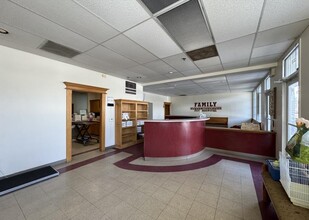 11921-12043 Johnson Dr, Shawnee, KS for lease Lobby- Image 2 of 5