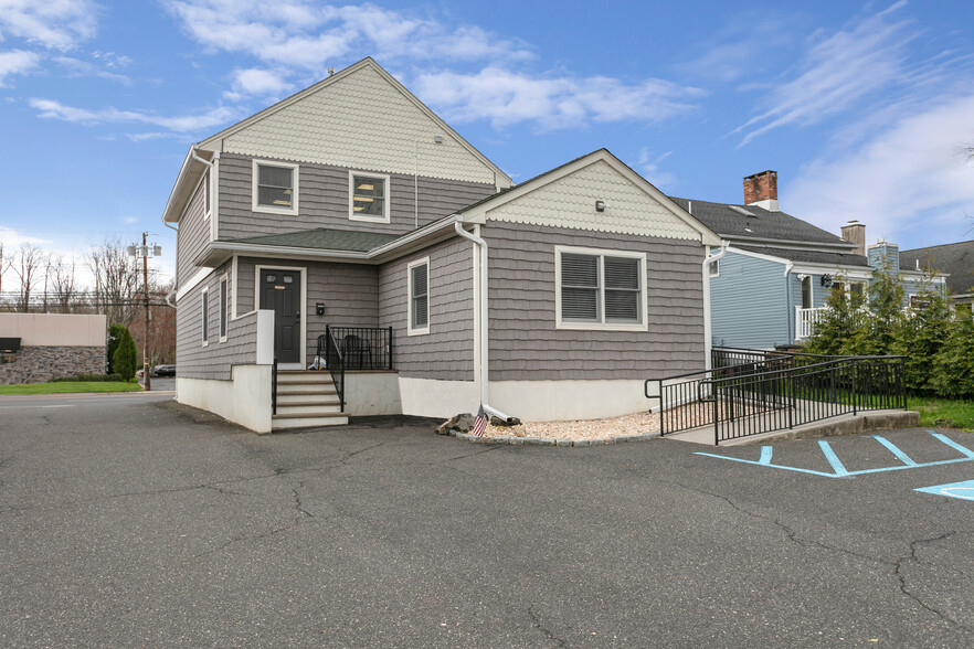 794 Broad St, Shrewsbury, NJ for lease - Building Photo - Image 2 of 2