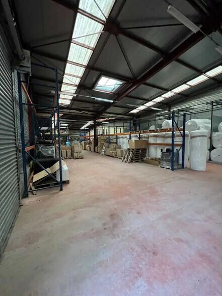 Industrial in Neuilly-en-Thelle for sale - Building Photo - Image 3 of 9