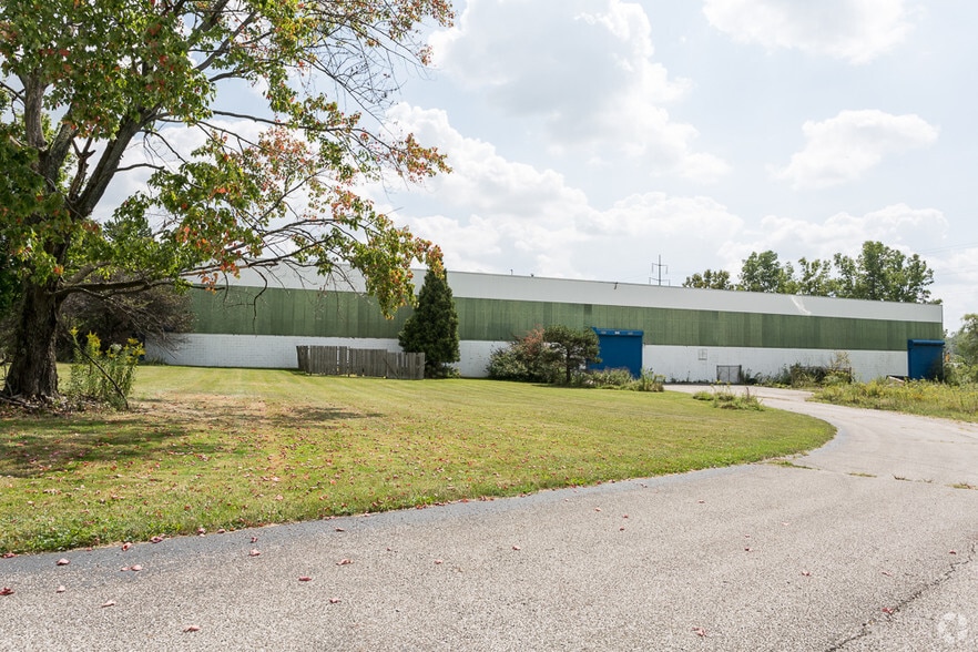 26800 Richmond Rd, Bedford Heights, OH for lease - Primary Photo - Image 1 of 7