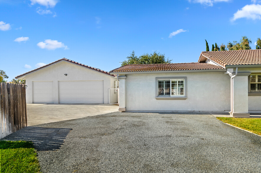 23551 Rancho Ramon Ct, Tracy, CA for sale - Building Photo - Image 2 of 40