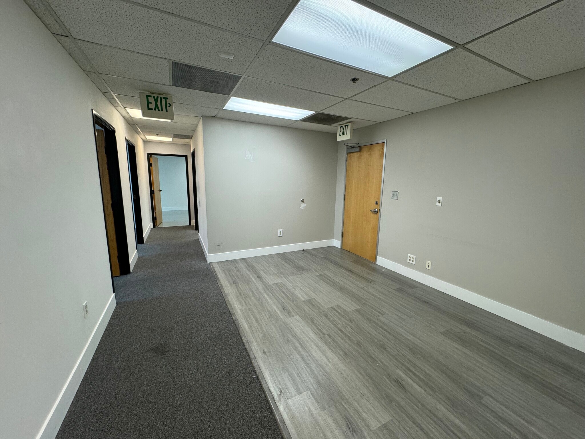 15928 Ventura Blvd, Encino, CA for lease Building Photo- Image 1 of 2