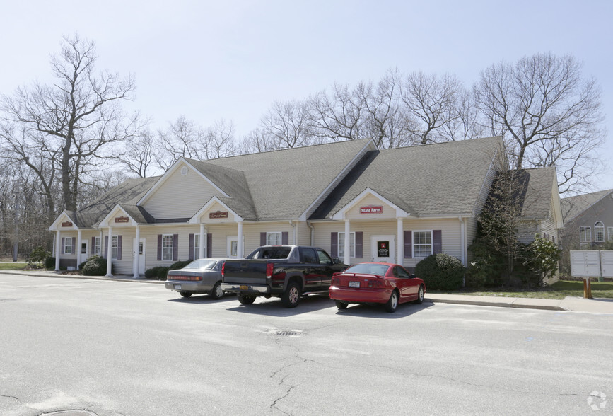 5954 Route 25A, Wading River, NY for lease - Building Photo - Image 2 of 3