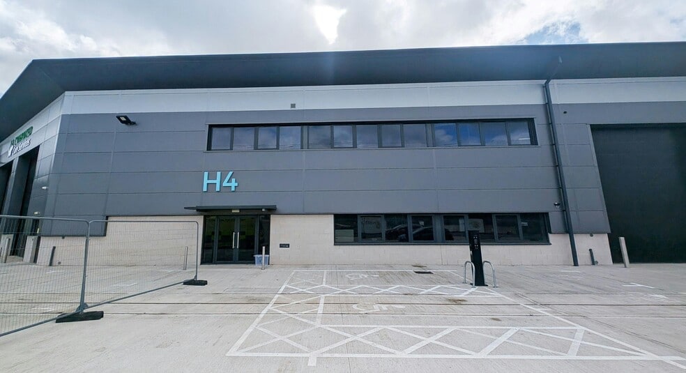 Adanac Dr, Nursling for lease - Building Photo - Image 1 of 6