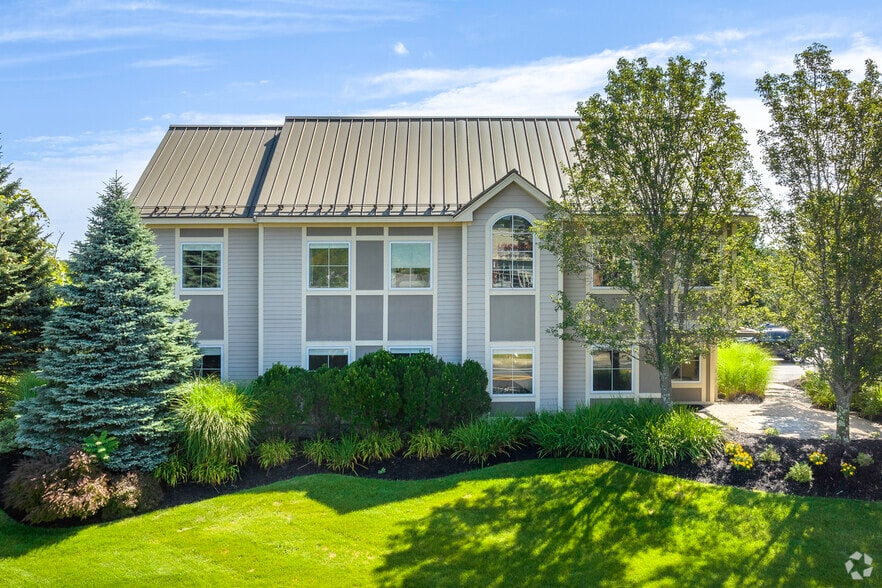 83 Orchard Hill Park Dr, Leominster, MA for lease - Building Photo - Image 1 of 20