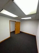 835 Louisa St, Lansing, MI for lease Interior Photo- Image 1 of 14