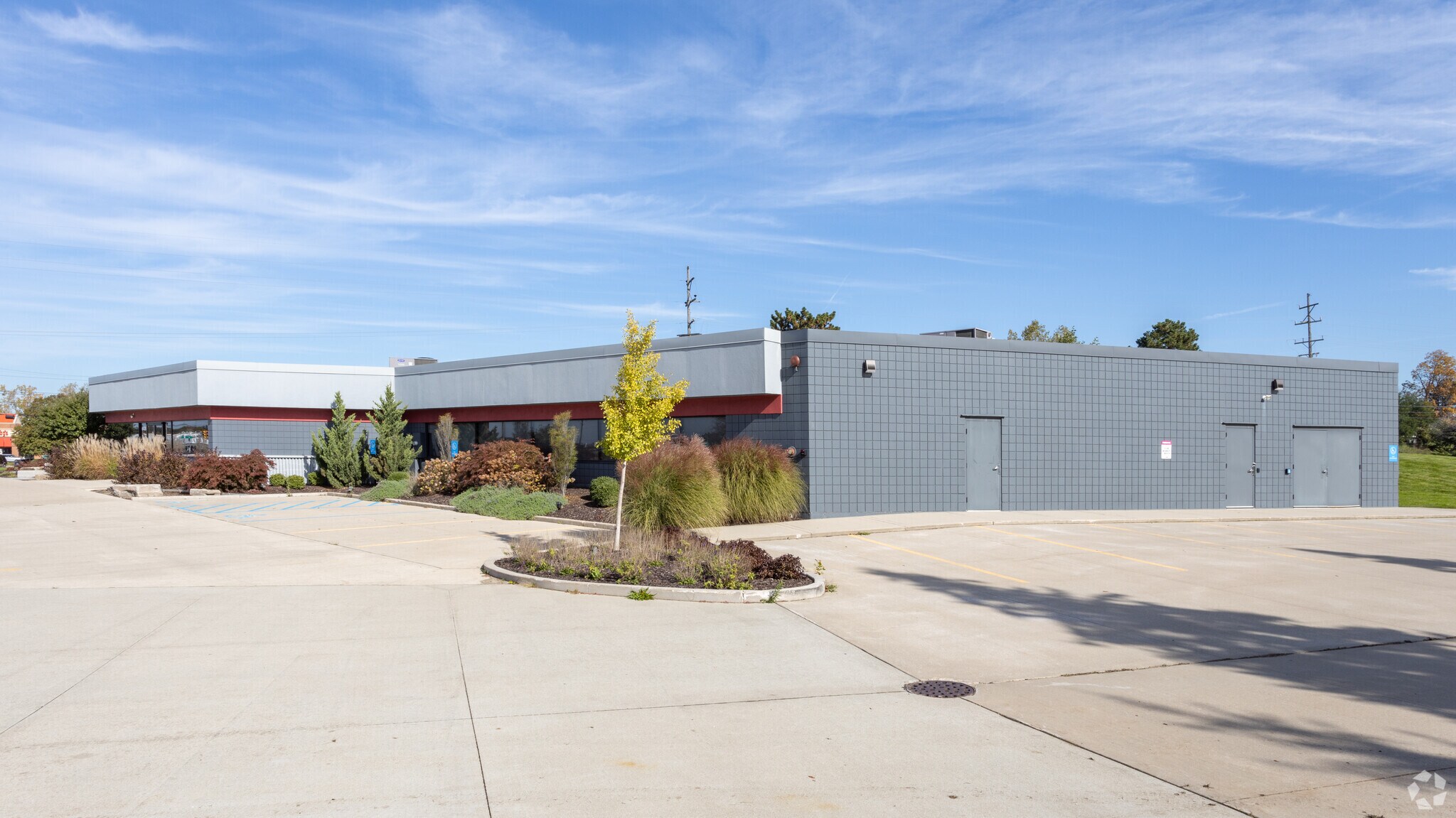 4436 Broadmoor Ave SE, Grand Rapids, MI for sale Primary Photo- Image 1 of 1