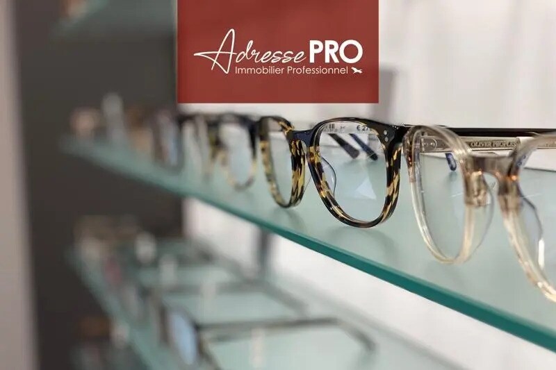 Retail in Lyon for lease - Building Photo - Image 3 of 4