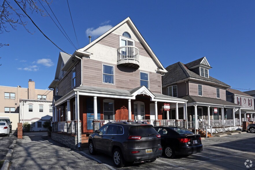 111 Forrest Ave, Narberth, PA 19072