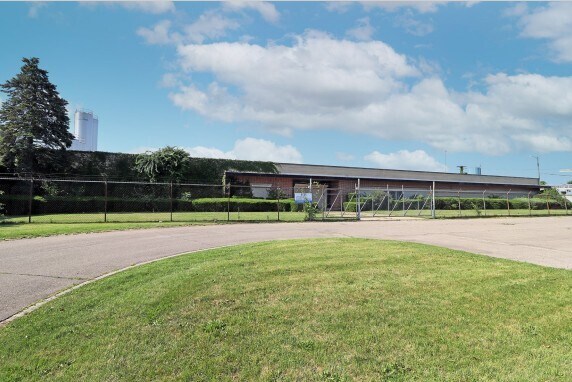 8521 Lyndon St, Detroit, MI for lease Building Photo- Image 1 of 3